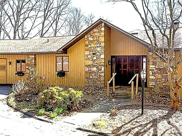 1105 High Vista Dr, Mills River, NC 28759