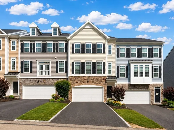 31 Hawthorne Dr, Washington, PA 15301