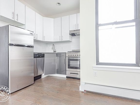 2nd image of 400 Stanhope St #6