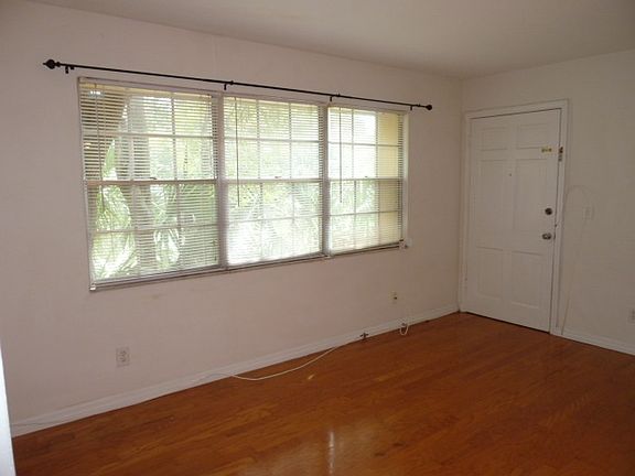 2nd image of 3221 W Swann Ave APT 5