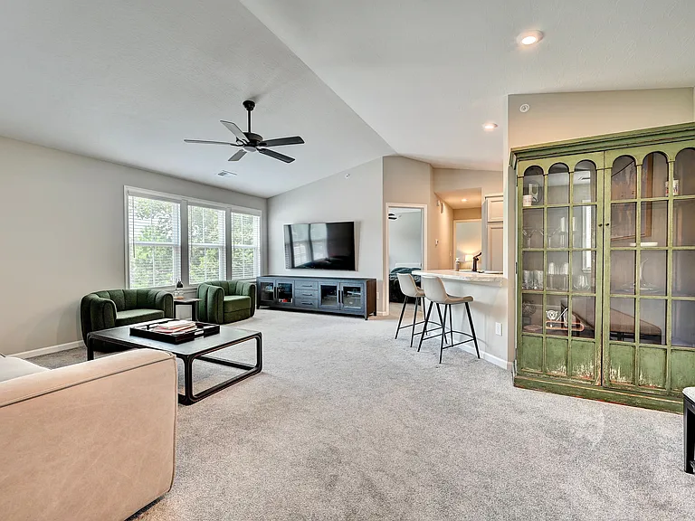 1218 Lemon Tree Ln #305 — Photo 3