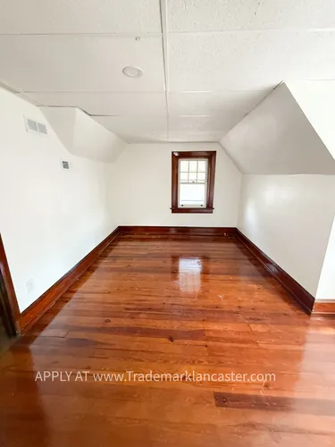217 W High St Photo 1