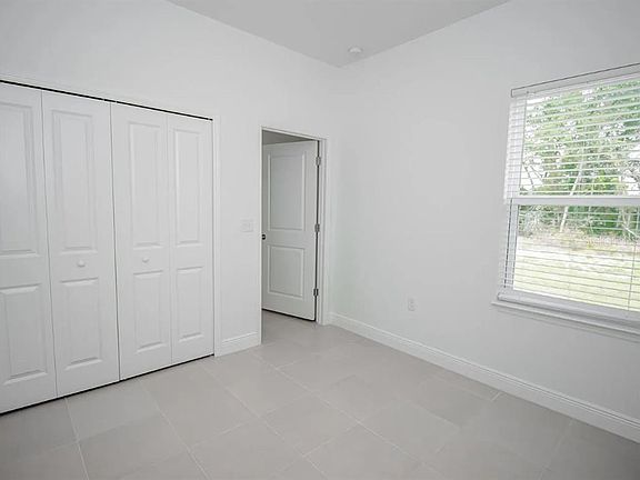 4th image of 4033 SW 139th Street Rd