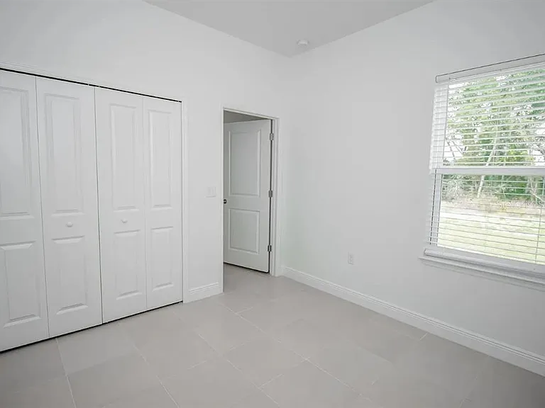 4033 SW 139th Street Rd — Photo 4
