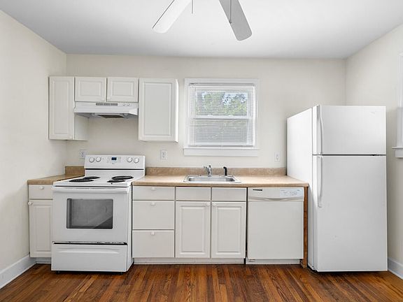 5th image of 212 Northwood Cir