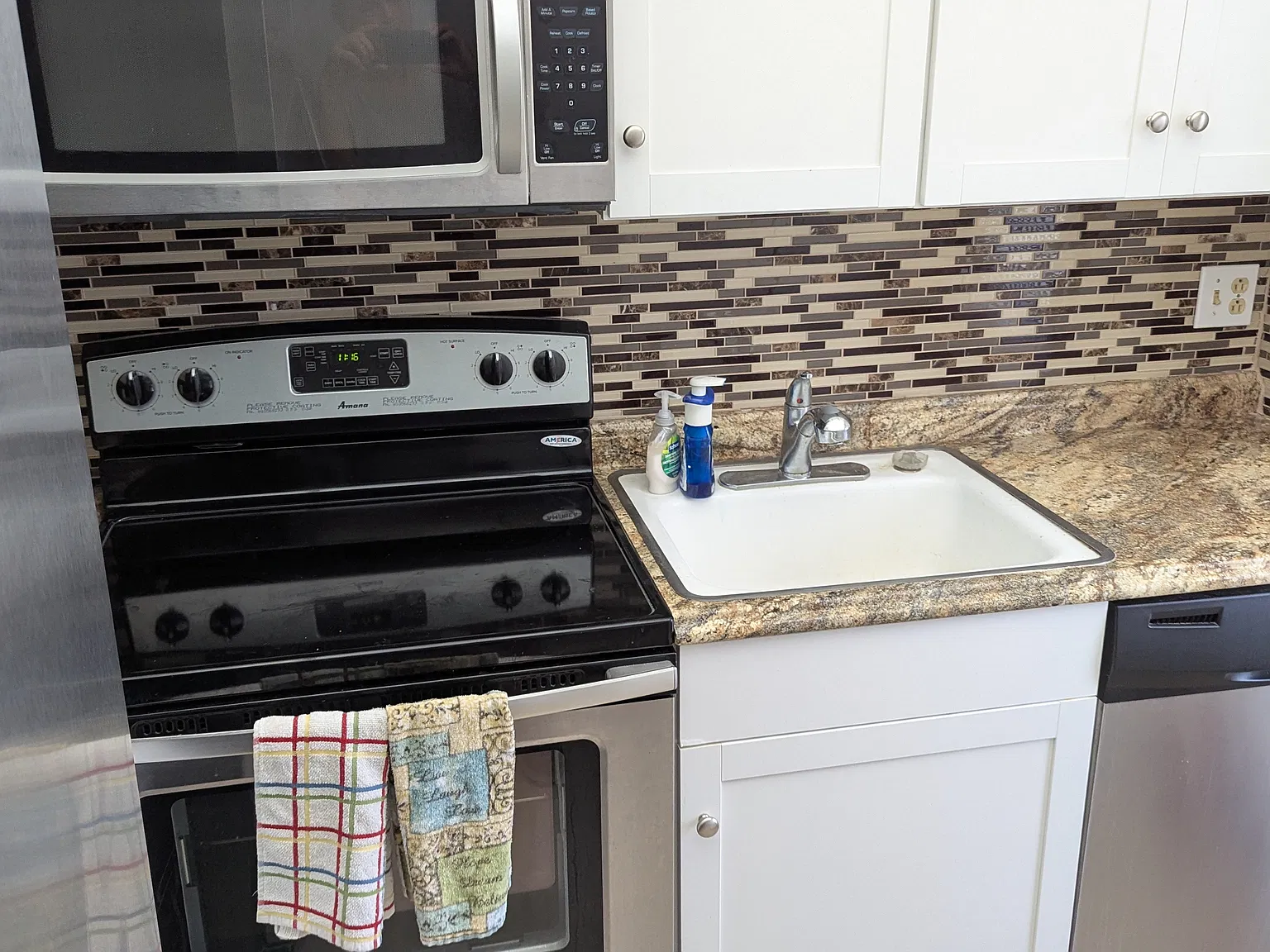 1 bed, 1.5 bath, 800 sqft, $1,580 — Photo 4