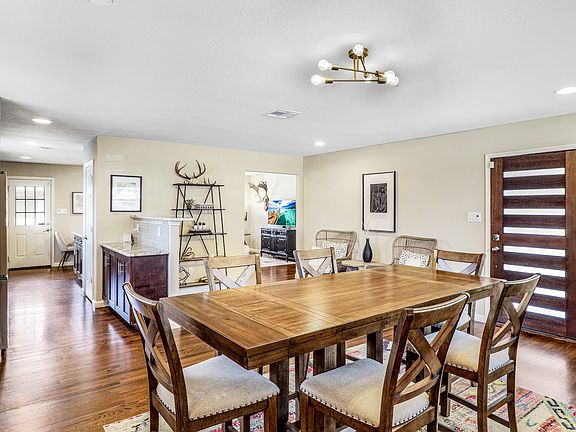 3rd image of 3411 Timberview Rd