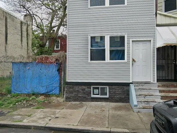 3027 N Water St, Philadelphia, PA 19134