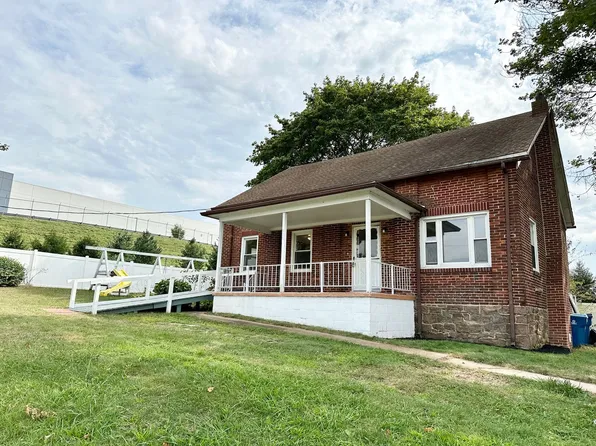 225 Zions View Rd, Manchester, PA 17345