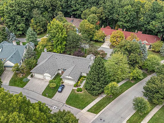 4th image of 2141 Deer Hollow Dr SE
