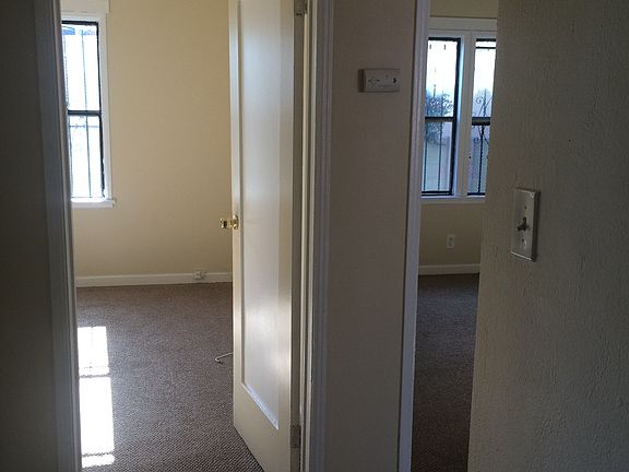 5th image of 1130 W 88th St APT C