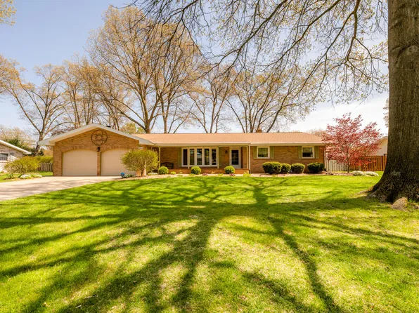 5525 Golden Crst, Stevensville, MI 49127