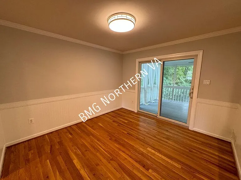 5406 Gainsborough Dr — Photo 14