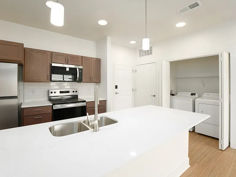 Blair Crossing Apartments — Photo 39