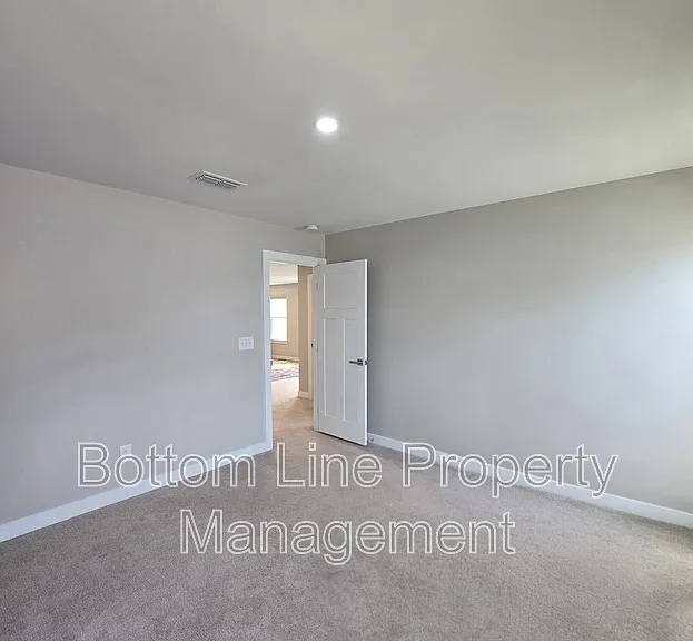 2030 Sewall Ave SW — Photo 33