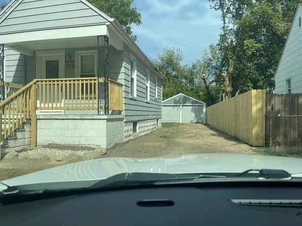 176 W Hopkins Ave, Pontiac, MI 48340