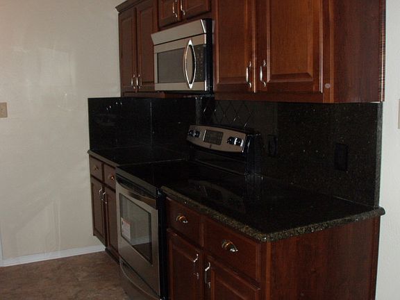 4th image of 3711 Grasmere Dr