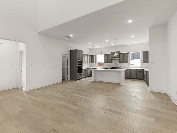 4th image of 4616 Flaubert Ave