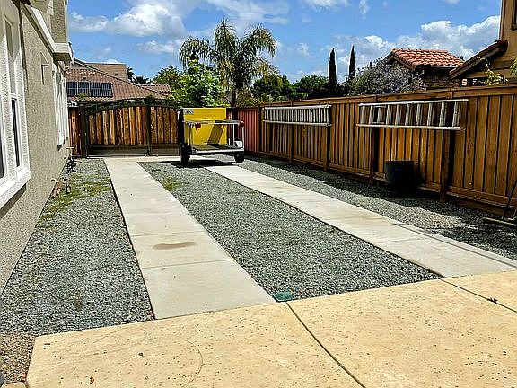 5th image of 1041 Citron Dr