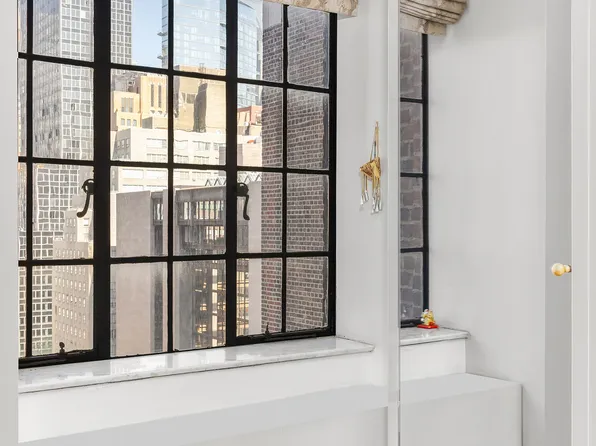 25 Tudor City Place 1309 image 3 of 16
