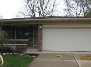 36628 Almont Dr, Sterling Heights, MI