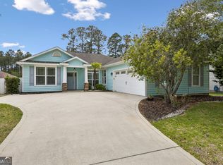 208 Waters Edge Dr, Kingsland, GA 31548
