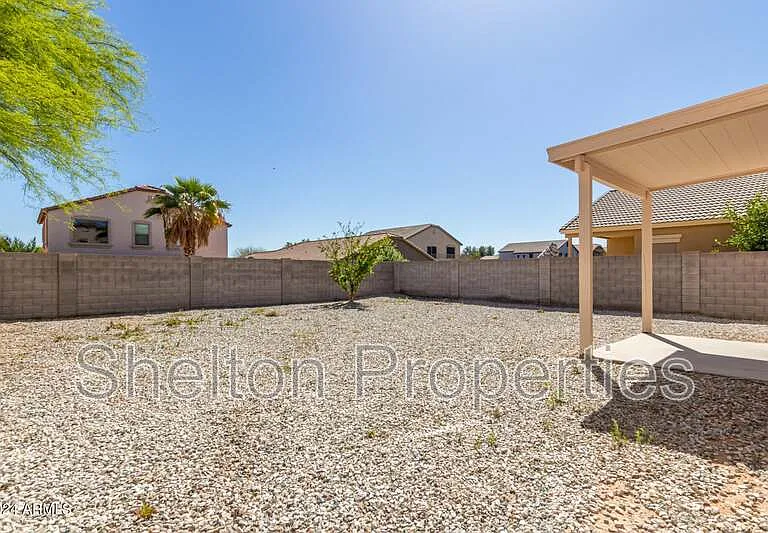 17229 W Caribbean Ln — Photo 27