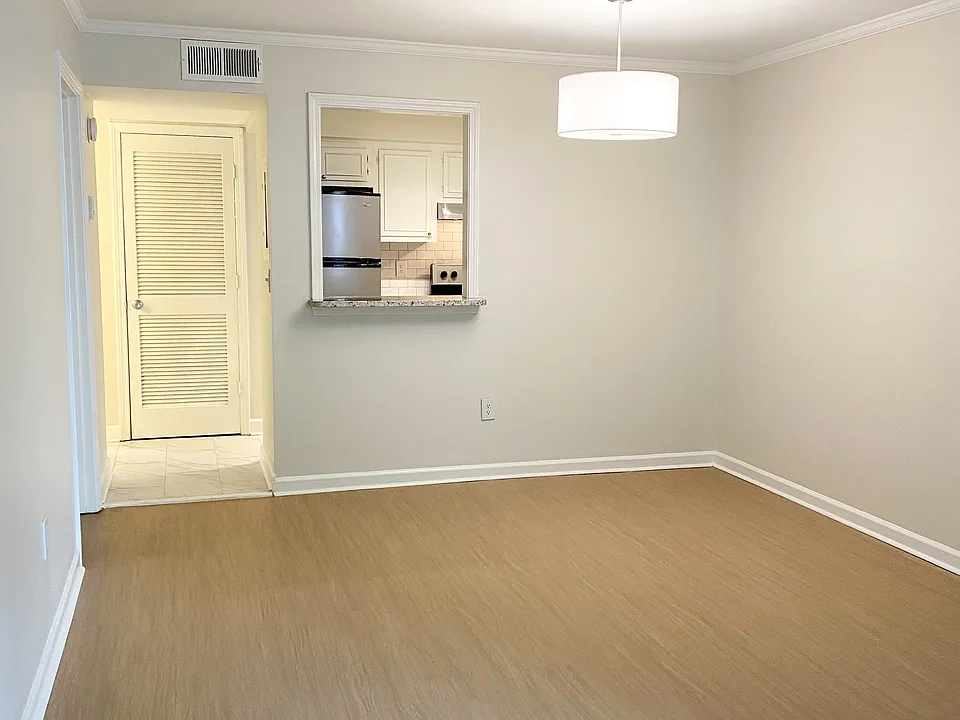 2902 Poston Ave #4