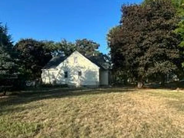1611 W Race St, Saint Paul, MN 55102