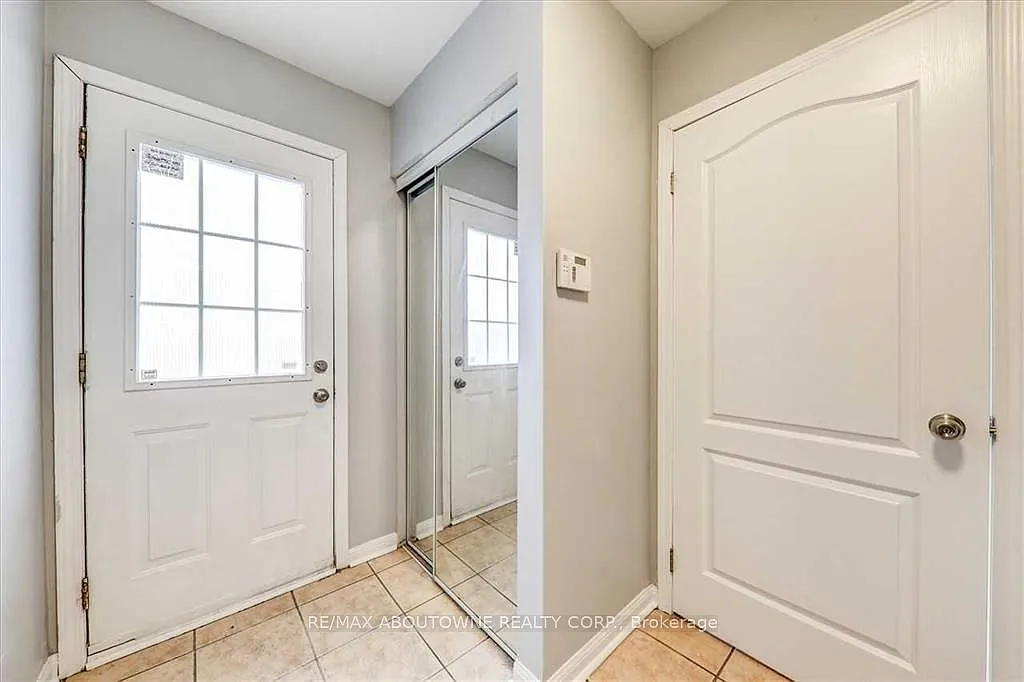 3 bed, $2,800 — Photo 2