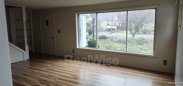 355 W Selmar Ct — Photo 2
