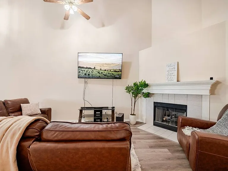 13674 Garden Grove Ct — Photo 12