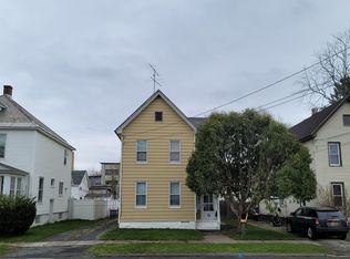 10 Grand St, Johnstown, NY 12095