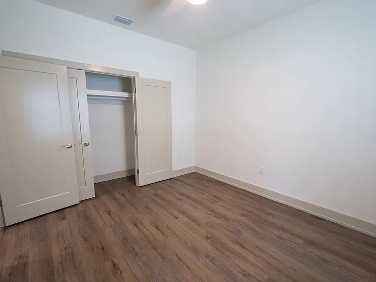 549 W Hancock St — Photo 21