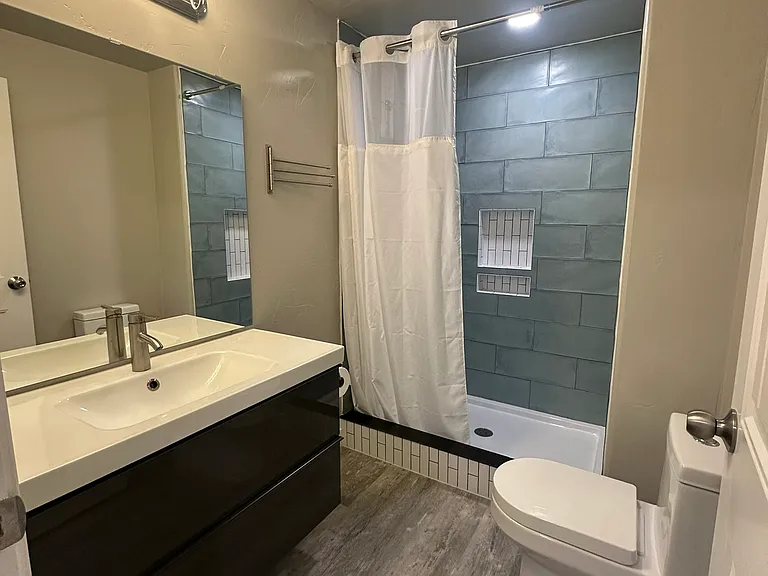 Lower Level - Bathroom