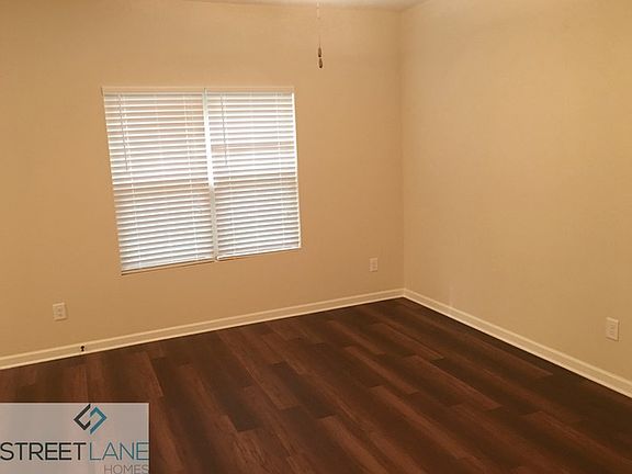 3rd image of 176 Rankin Cir