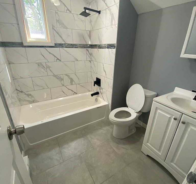 2nd image of 835 S 16th St #3