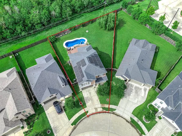565 Winburn Tide Ln, La Porte, TX 77571
