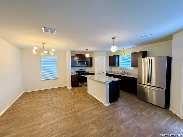 3 bed, 2.5 bath, 1617 sqft, $1,695 — Photo 2