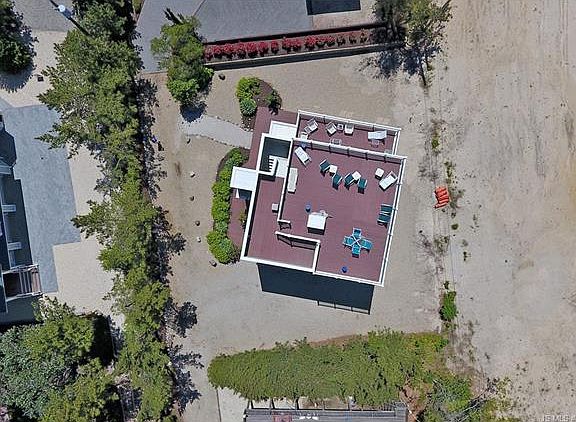 2nd image of 1027 Long Beach Blvd #B