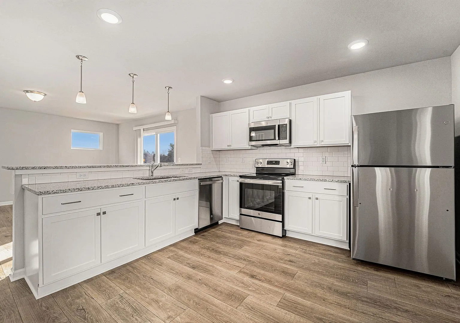 Move In Special: Get August & September Rent FREE! Move in by August 21st to receive FREE rent fo... — Photo 2