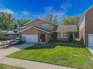 6659 W 91st Pl, Oak Lawn, IL 60453