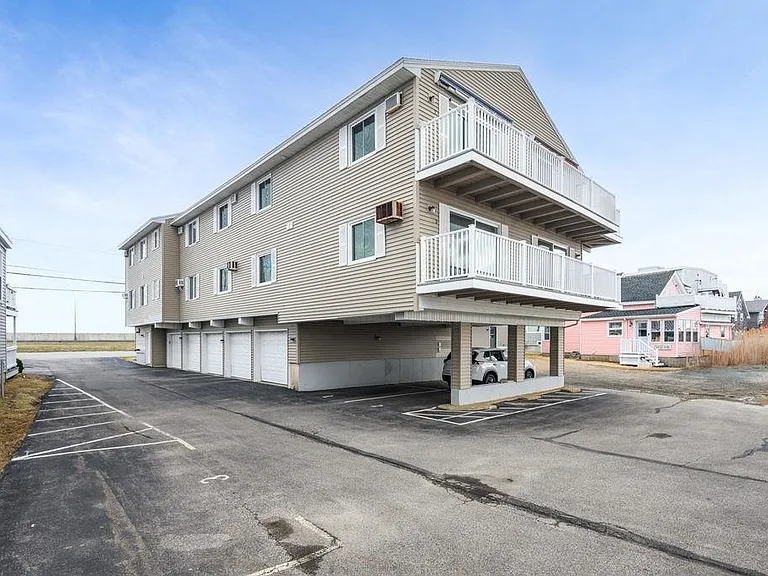 611 Ocean Blvd #3 — Photo 31
