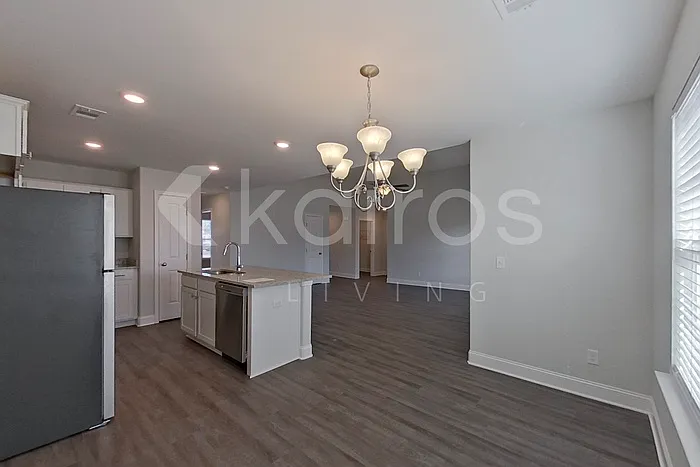 4 bed, 2.0 bath, 1588 sqft, $1,995 — Photo 4