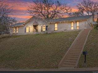 1033 Wedgewood Dr, Woodway, TX 76712