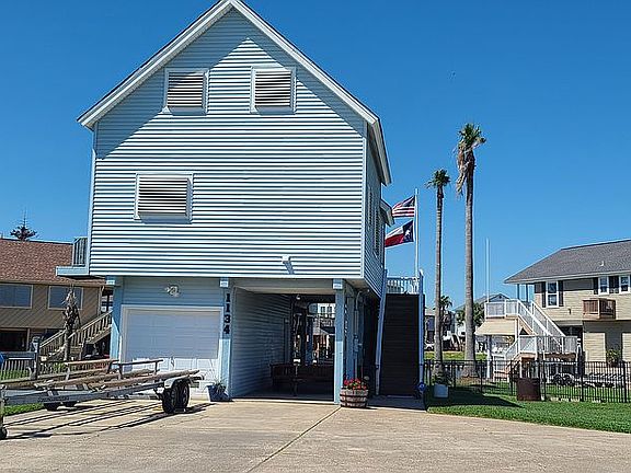 2nd image of 1134 Tiki Dr