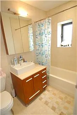 Sold by R New York | media 7