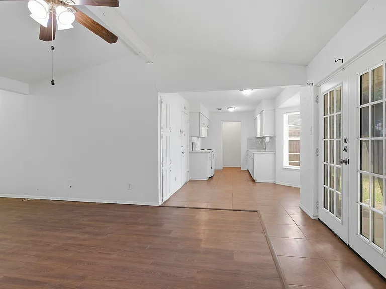 6413 Melinda Ct — Photo 8
