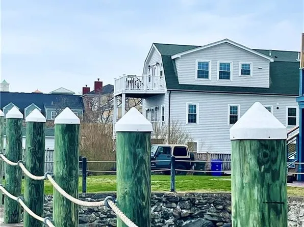 227 Thames St APT 5, Bristol, RI 02809