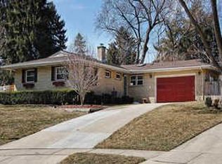 408 N Comfort Ln, Palatine, IL 60067